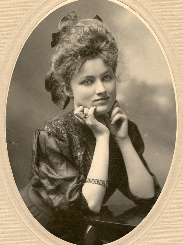 Portrait of Koreshan Madalene Massey, 1908