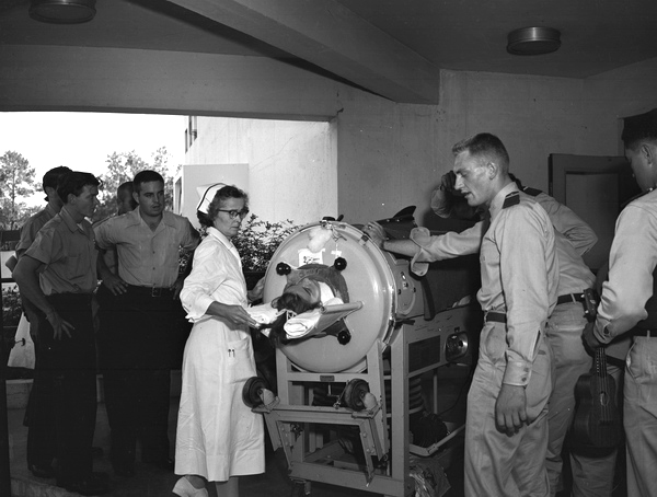 14 year old Ann Platta being transported in her iron lung from Tallahassee to Dallas.
