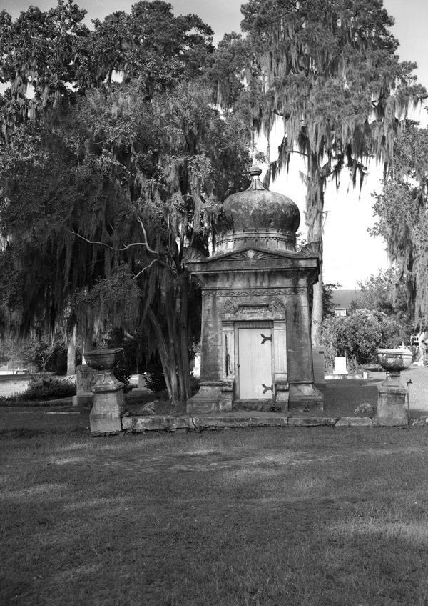 Calvin Phillips' mausoleum in Oakland Cemetery in Tallahassee (1960).