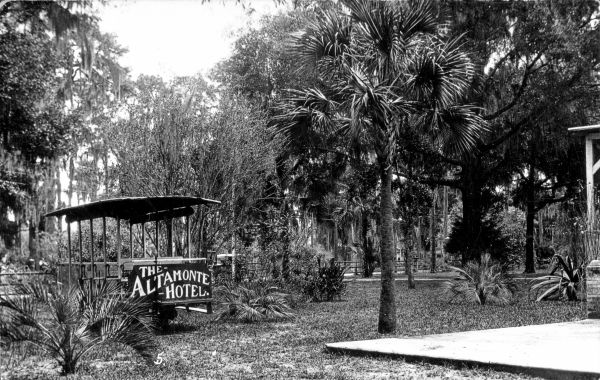 Altamonte Hotel tram in Altamonte Springs.
