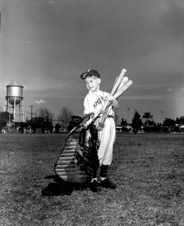 Tampa Smokers' bat boy Jimmy Mott, son of player Elisha Matthew 