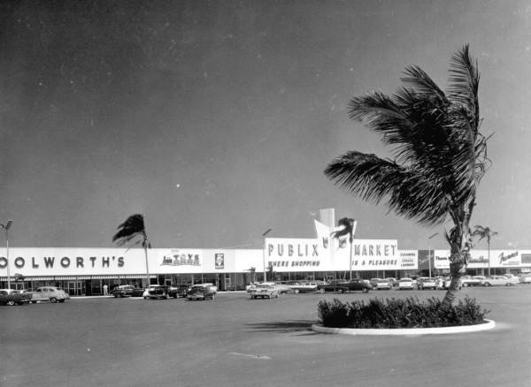 Shopping center in St. Petersburg, 1958.