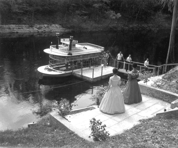 "Belle of Suwannee" replica paddle steamer on the Suwannee River near the Stephen Foster Memorial Center - White Springs, Florida