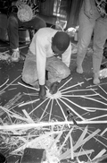 Alfonso Jennings demonstrating how to make a white oak basket during workshop - White Springs, Florida