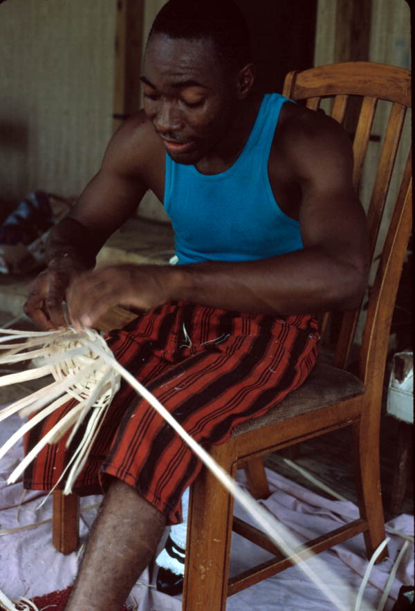 Alphonso Jennings making a white oak basket - Lamont, Florida
