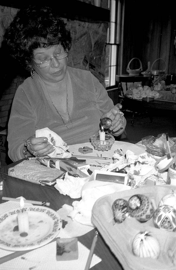 Lubow Dochwat Gurley making Ukrainian pysanky eggs - White Springs, Florida