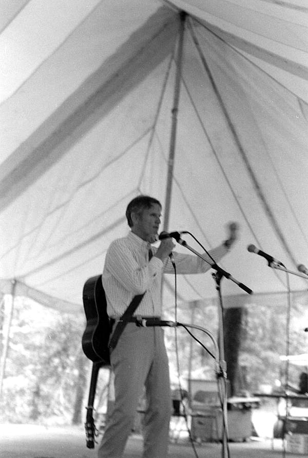 Gamble Rogers entertaining at the 1991 Florida Folk Festival - White Springs, Florida