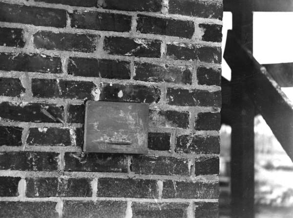 Chimney flue door made of mortar