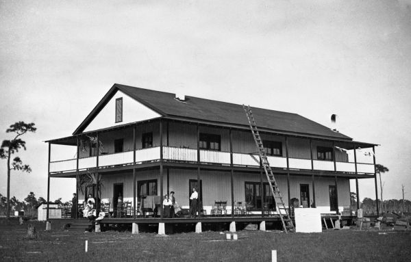 Hotel at Fellsmere (1912).