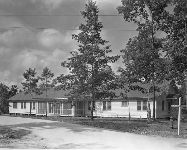 Mens dormitory at the FERA camp : Ocala, Florida (1936)