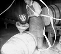 Glueing the turpentine barrel
