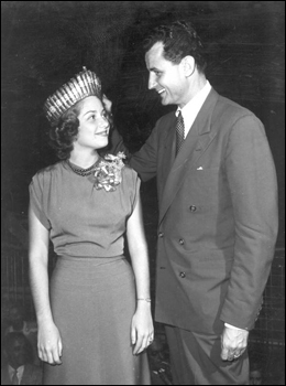 Seventeen-year-old Gloria Grantham and George Smathers at Quincy's Tobacco Festival beauty contest: Quincy, Florida (1949)