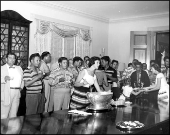 Mary Call Collins and her daughters hosting a delegation of Seminole Indians at The Grove (1956)