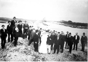 Former Governor Jennings with press tour of the Everglades drainage project (1907)