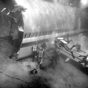 Filming of "Airport 77" underwater (1976)