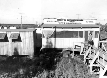 Choke 'em down lunch room diner: Belle Glade, Florida (ca. 1939)