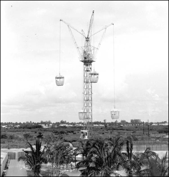 "Crow's nest" amusement ride at Pirate's World: Dania, Florida (1967)