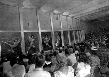 People watching performance in the Underwater Theater at Weeki Wachee Springs near Brooksville (1969)