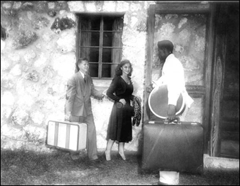 Couple checking into one of the guest cottages: Rainbow Springs, Florida (195-)