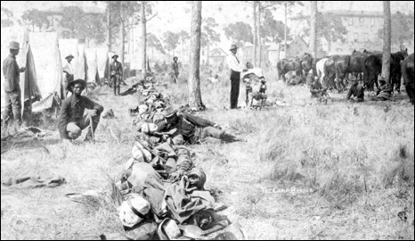 Camp barber at work during the Spanish-American war (1898)