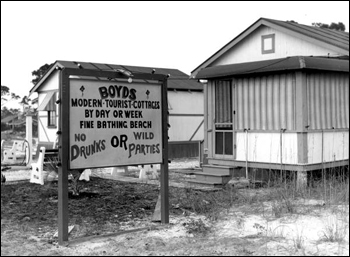 Boyds Modern Tourist Cottages: Pensacola, Florida (1941)