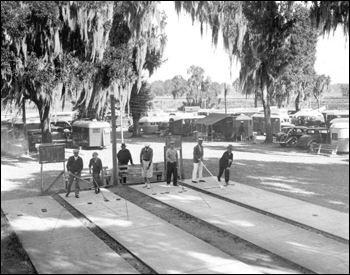 Tin Can Tourists playing shuffleboard at a Dade City camp (December 9, 1936)