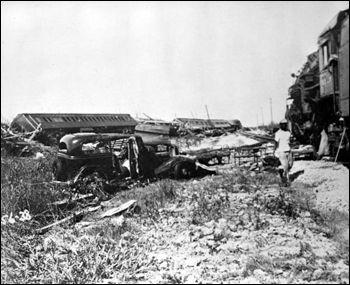 Wrecked relief train: Islamorada, Upper Matecumbe Key (1935)