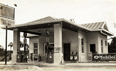Koreshan Unity service station on the Tamiami Trail (ca. 1940)
