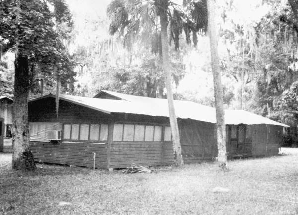 View of the Raeburn C. Horne fish camp at Nutall Rise in western Taylor County (circa 1960s).