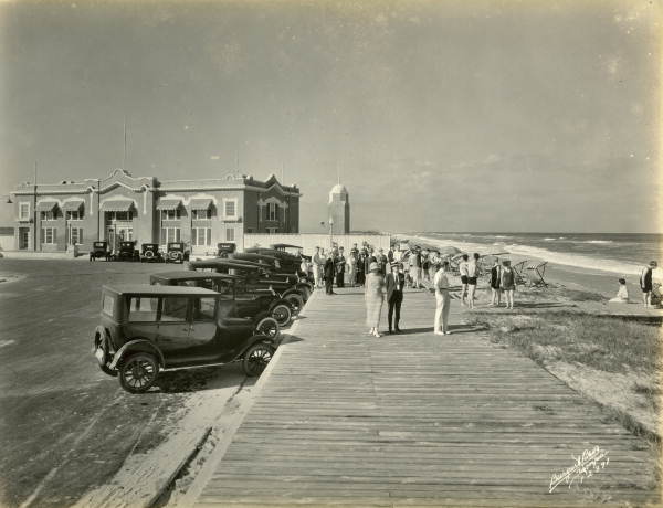 Casino and bath house at Indialantic-by-the-Sea near Melbourne (1925).