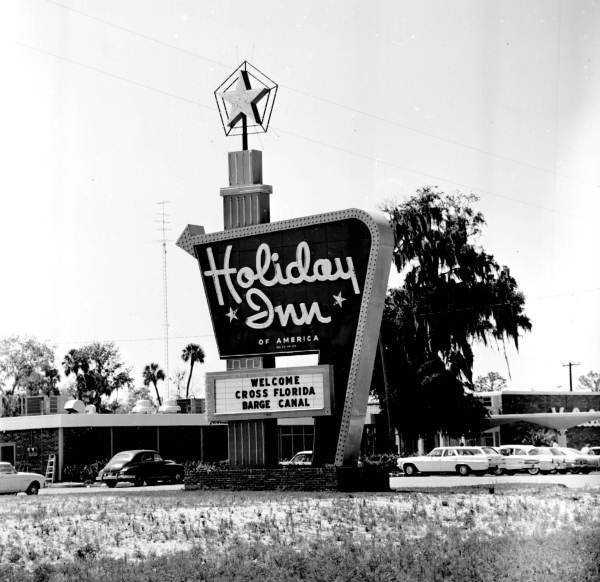 Holiday Inn sign welcoming the Cross Florida Barge Canal - Inglis (1967).