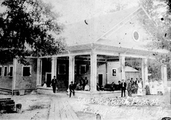 An early bath house at Hampton Springs, built in 1906 (photo circa 1916).