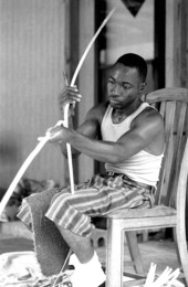 Alphonso Jennings splitting white oak in order to make a basket - Lamont, Florida