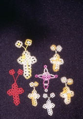 Examples of Tatting crosses .