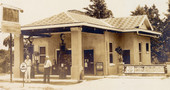 Postcard showing the Koreshan Unity filling station in Estero, Florida.