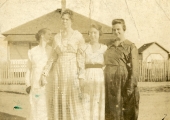 Outdoor portrait of women in Munson.