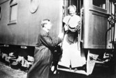 Arriving by train - San Mateo, Florida