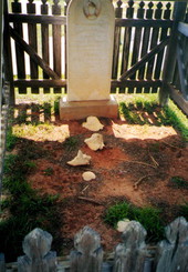 Christian Creek Indian grave house - Walton County, Florida