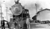 Atlantic Coast Line Railroad employees with steam engine 959 - De Land Junction, Florida