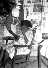 Midwife feeling contraction